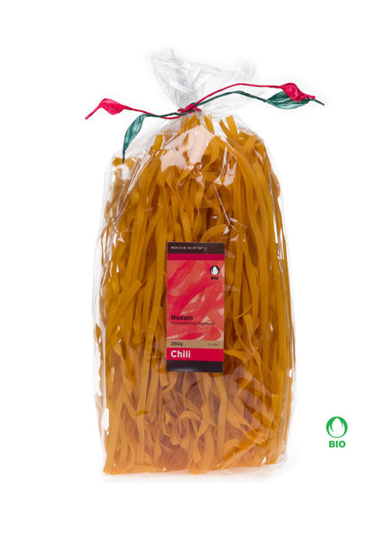 Nudeln mit Chili, schmal