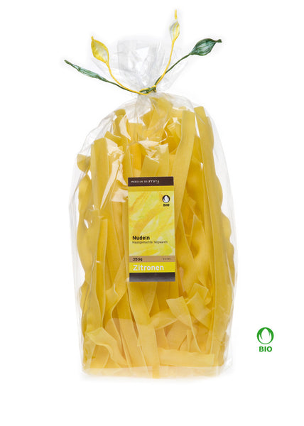 Nudeln mit Zitronen, breit
